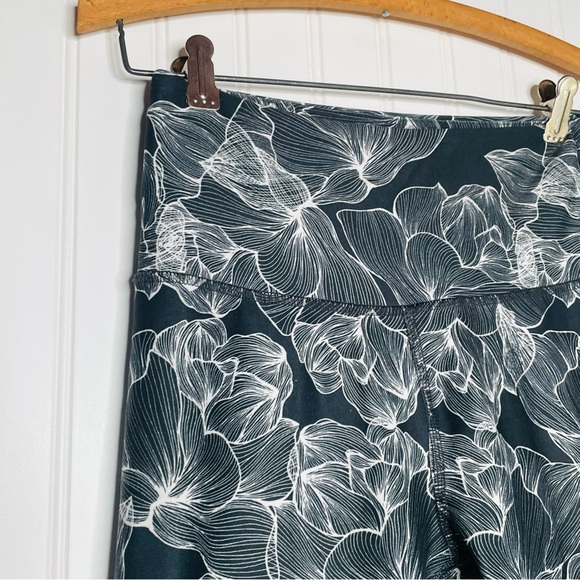 Balance Collection Floral Lines Leggings - Picture 4 of 7